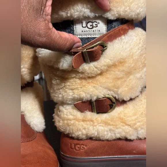 UGG Australia Lilyan Mahogany Waterproof Leather boots - Like New - Picture 11 of 13